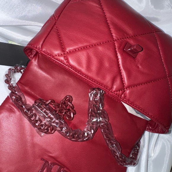 Badgley Mischka Red Quilted Shoulder Bag - Picture 3 of 4
